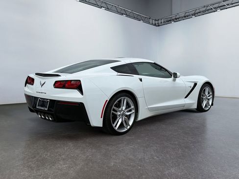 Used 2018 Chevrolet Corvette Stingray Coupe w/ 1LT RWD image 3