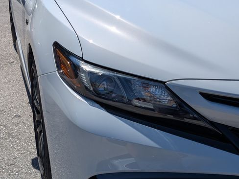 Used 2023 Toyota Camry SE image 10