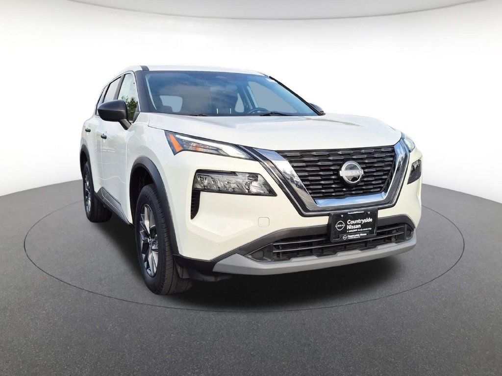 Used 2023 Nissan Rogue S FWD image 3