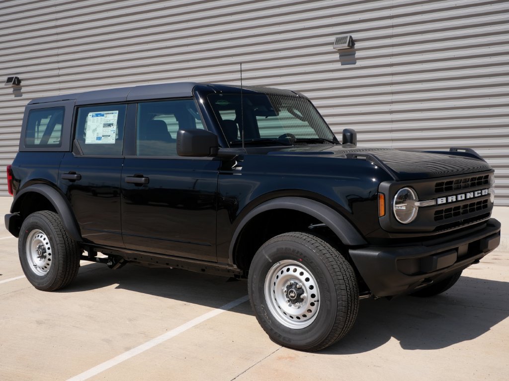 New 2026 Ford Bronco 4-Door AWD/4WD image 1