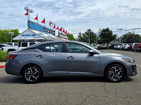Used 2024 Nissan Sentra SV image 7