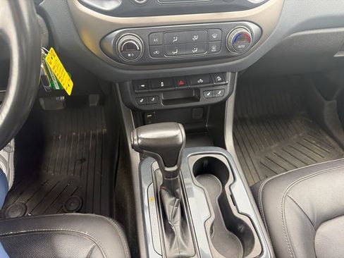 Used 2018 Chevrolet Colorado Z71 AWD/4WD image 18
