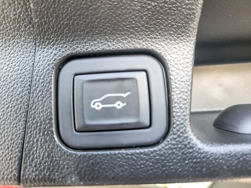 Used 2023 GMC Acadia SLT w/ Elevation Edition image 22