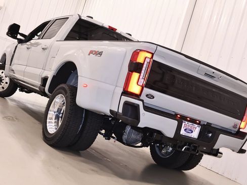 New 2026 Ford F450 Platinum w/ FX4 Off-Road Package AWD/4WD image 38