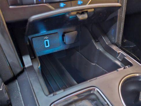 Used 2017 Ford Explorer XLT w/ Equipment Group 202A image 28