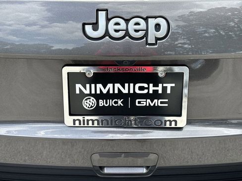 Used 2021 Jeep Grand Cherokee Summit w/ Platinum Series Group AWD/4WD image 32