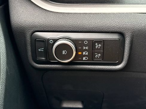 Used 2024 Ford Explorer XLT w/ Equipment Group 202A AWD/4WD image 35
