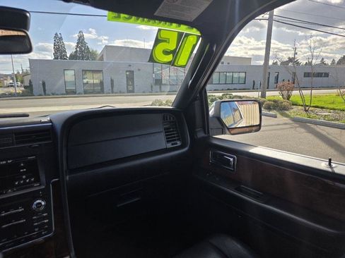 Used 2015 Lincoln Navigator 4WD image 11