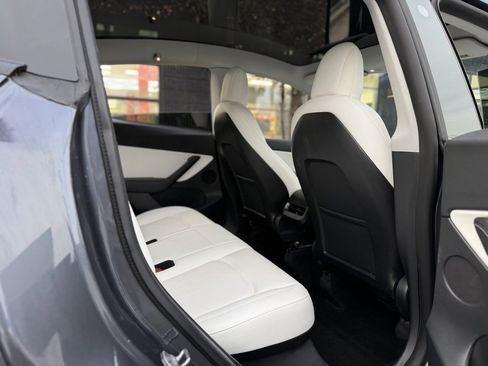 Used 2021 Tesla Model Y Performance image 38