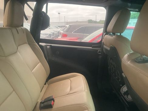 Used 2018 Jeep Wrangler Rubicon w/ Steel Bumper Group AWD/4WD image 10