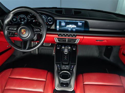 Certified 2020 Porsche 911 Carrera S RWD image 25