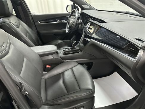 Certified 2025 Cadillac XT6 Premium Luxury image 19