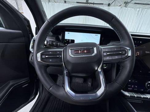Used 2025 GMC Acadia Elevation w/ Elevation Premium Package AWD/4WD image 16