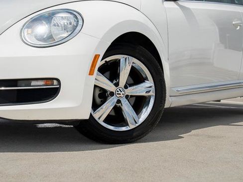 Used 2013 Volkswagen Beetle TDI FWD image 3
