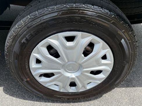 Used 2018 Ford Transit 250 130 Low Roof w/ Exterior Upgrade Package RWD image 31