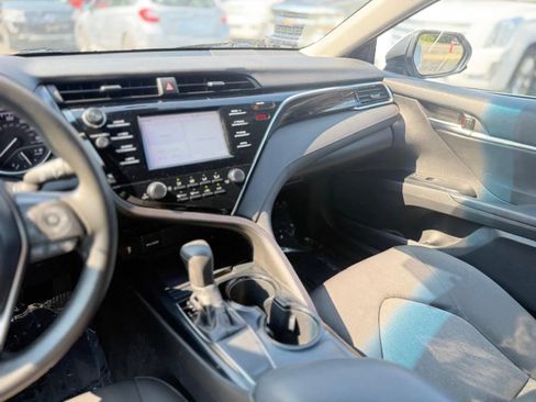 Used 2018 Toyota Camry LE FWD image 20