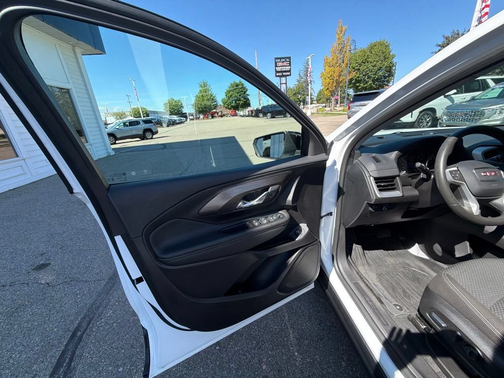 Certified 2024 GMC Terrain SLE w/ Driver Convenience Package FWD image 11