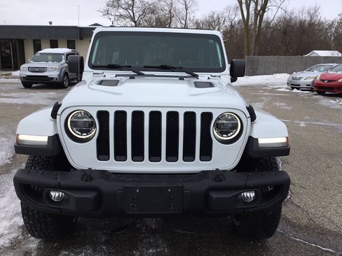 Used 2019 Jeep Wrangler Unlimited Sahara w/ Quick Order Package 24M Moab image 3