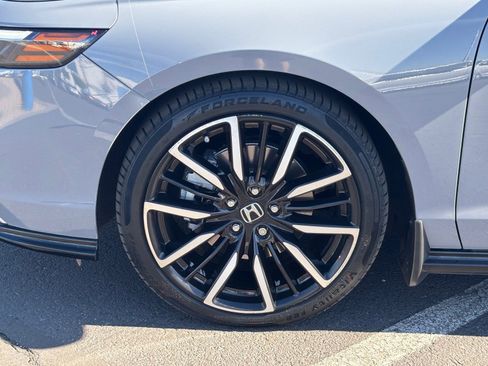 Used 2023 Honda Accord Touring image 11