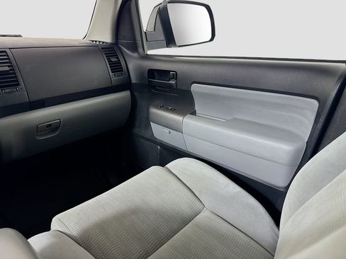 Used 2017 Toyota Sequoia SR5 image 19