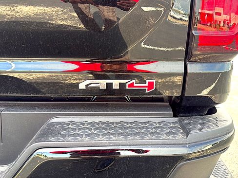 Used 2024 GMC Canyon AT4 w/ Technology Package AWD/4WD image 7
