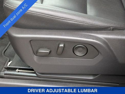 Used 2025 GMC Sierra 1500 SLT image 16