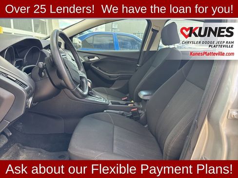 Used 2015 Ford Focus SE w/ SE Sport Package FWD image 29