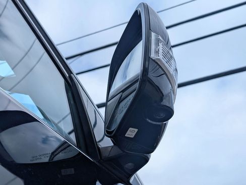 Used 2016 INFINITI QX80 4WD w/ Driver's Assistance Package image 6