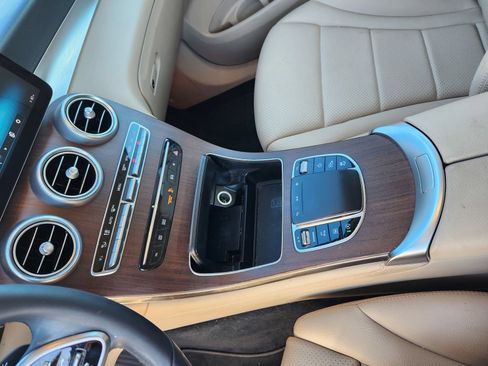 Used 2021 Mercedes-Benz GLC 300 image 18