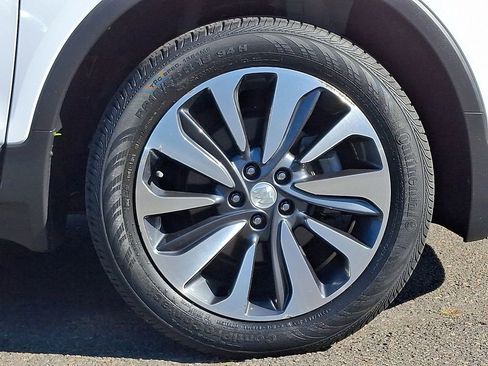 Certified 2021 Buick Encore Preferred AWD/4WD image 8