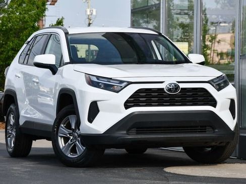 Used 2025 Toyota RAV4 XLE AWD/4WD image 4