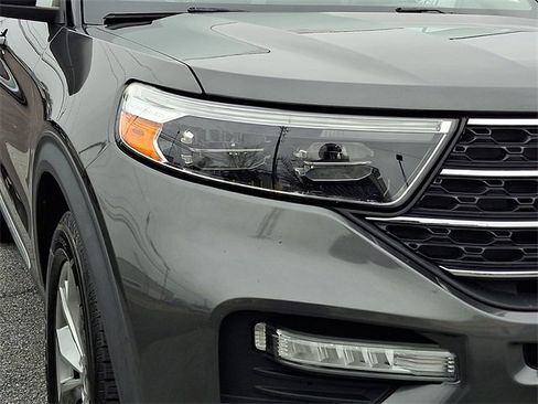 Used 2020 Ford Explorer XLT w/ Equipment Group 202A image 9