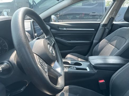 Used 2022 Nissan Altima 2.5 SV FWD image 31