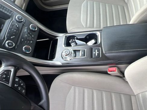 Used 2018 Ford Fusion SE image 24