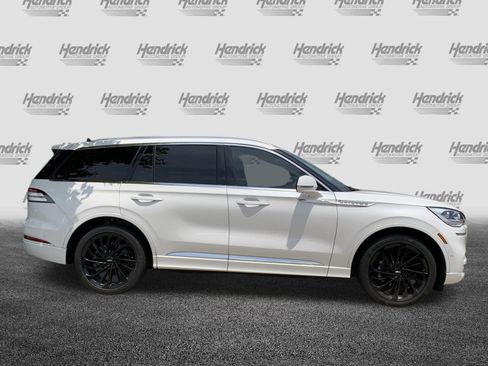 Used 2022 Lincoln Aviator Reserve w/ Equipment Group 201A AWD/4WD image 11