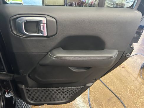 Used 2021 Jeep Wrangler Unlimited Sahara w/ Uconnect 4C Nav & Sound Group AWD/4WD image 29