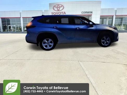 Used 2024 Toyota Highlander LE image 19
