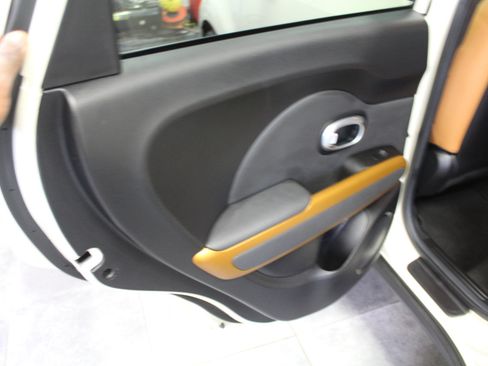 Used 2016 Kia Soul ! w/ Umber Package 1 image 20