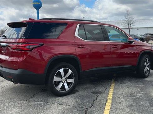 Used 2023 Chevrolet Traverse LT w/ LT Premium Package image 9