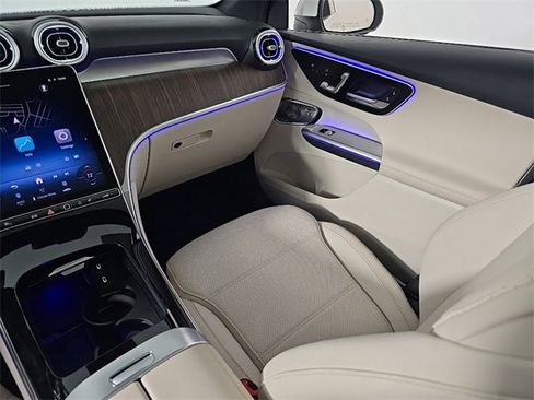 Used 2026 Mercedes-Benz GLC 300 4MATIC image 24