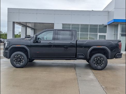 New 2026 GMC Sierra 2500 AT4X w/ LPO, Black Badging Package AWD/4WD image 9