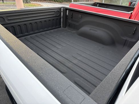 Used 2025 RAM 2500 Big Horn AWD/4WD image 4