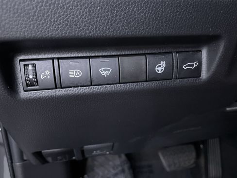 Used 2021 Toyota RAV4 XLE w/ Convenience Package AWD/4WD image 25