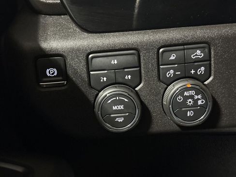 Used 2025 Chevrolet Silverado 2500 LT w/ Safety Package image 18