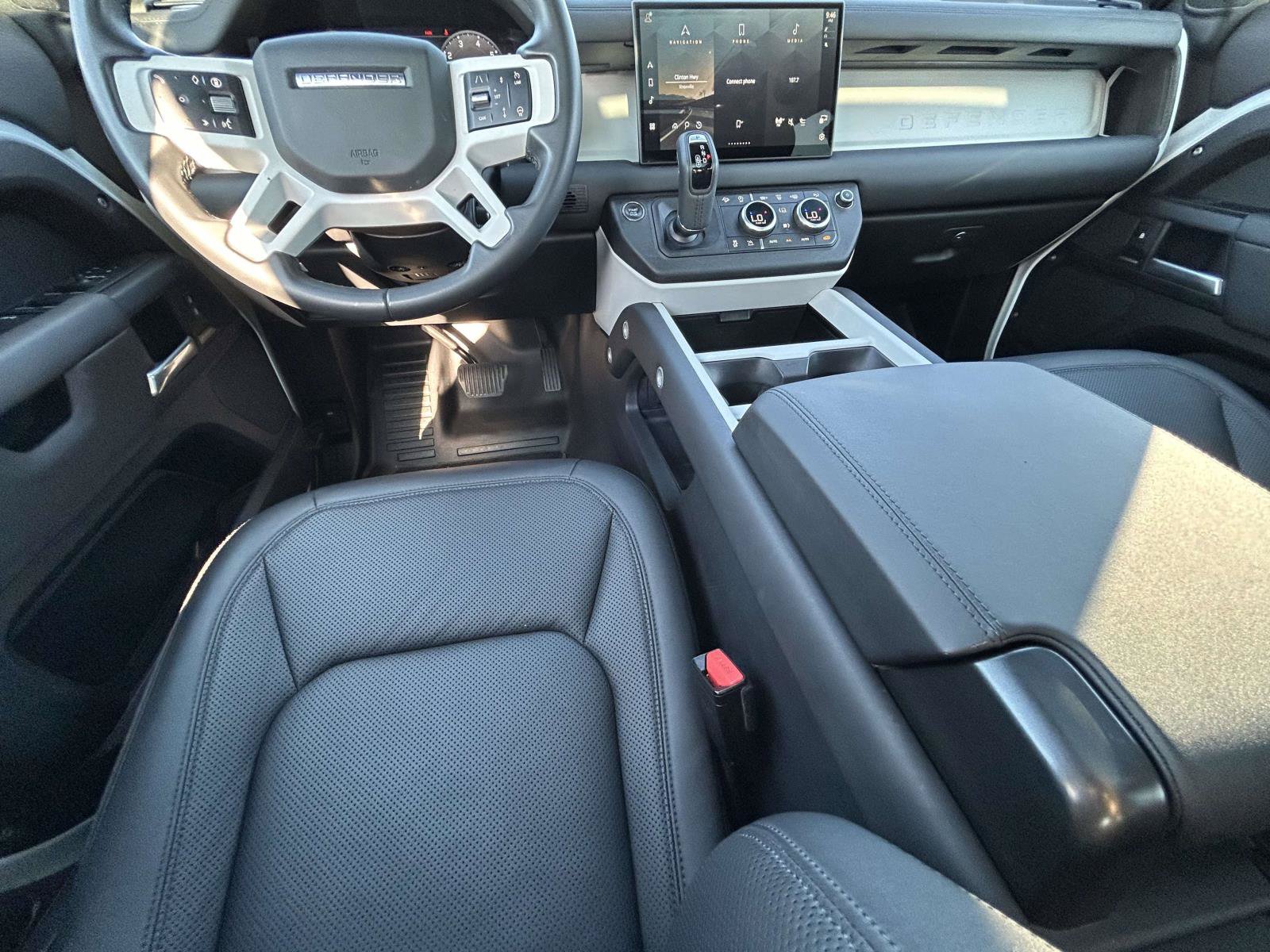 Used 2025 Land Rover Defender 110 S AWD/4WD image 15