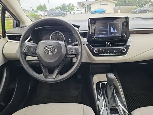 Used 2022 Toyota Corolla LE w/ LE Convenience Package FWD image 2