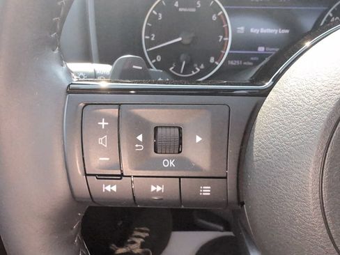 Used 2023 Nissan Rogue SV w/ SV Premium B Package AWD/4WD image 18