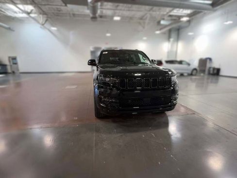 New 2025 Jeep Wagoneer Series II image 17