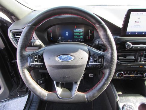 Used 2023 Ford Escape ST-Line image 14