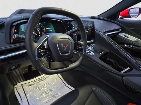 Used 2022 Chevrolet Corvette Stingray Coupe w/ Z51 Performance Package image 11